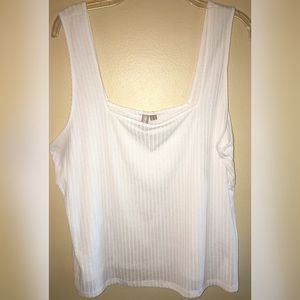 🎈2 for $11🎈White Tank Top